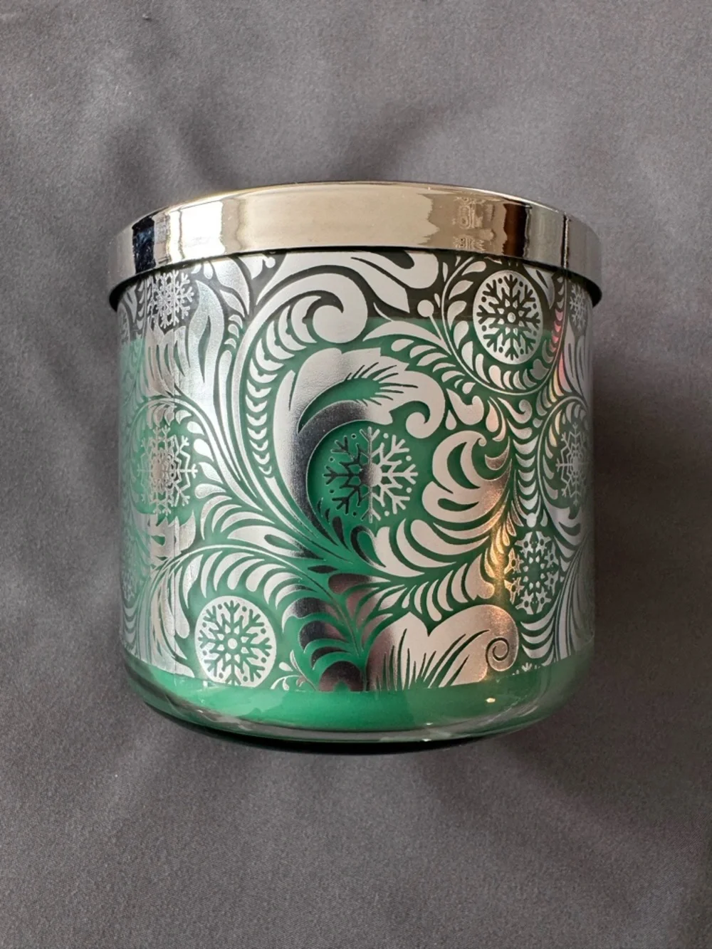 Bath & Body Works "Merry Mistletoe" 3-Wick Candle - Picture 4 of 5